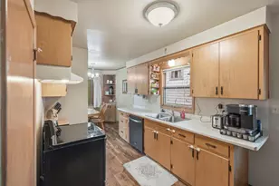 1007 Grant Ave, Eveleth, MN 55734 - Photo 17