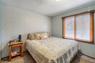 7608 Maplebrook Pkwy N, Brooklyn Park, MN 55445 - Photo 21