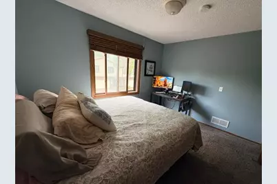 7608 Maplebrook Parkway N, Brooklyn Park, MN 55445 - Photo 9