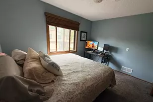 7608 Maplebrook Pkwy N, Brooklyn Park, MN 55445 - Photo 9