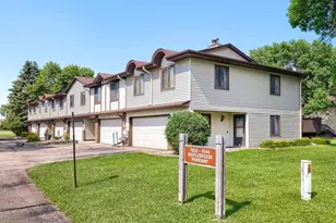 7608 Maplebrook Pkwy N, Brooklyn Park, MN 55445 - Photo 29