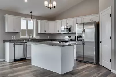 4706 2nd Street Court NE, Saint Cloud, MN 56304 - Photo 7