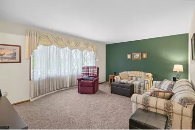 1589 Crest Drive, Chaska, MN 55318 - Photo 5