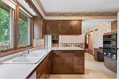 1589 Crest Drive, Chaska, MN 55318 - Photo 13