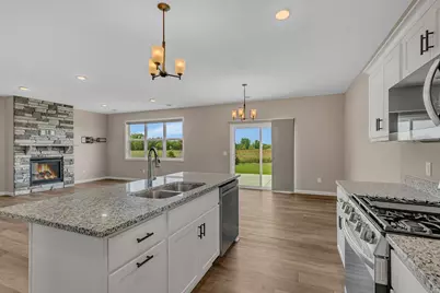 683 47th Avenue NE, Saint Cloud, MN 56304 - Photo 9