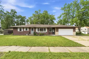 2122 Mesabi Ave, North Saint Paul, MN 55109 - Photo 1