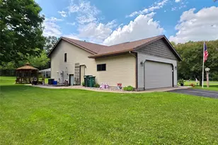 1440 Birchwood Ln, Eau Claire, WI 54703 - Photo 3