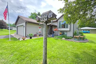 1440 Birchwood Ln, Eau Claire, WI 54703 - Photo 7