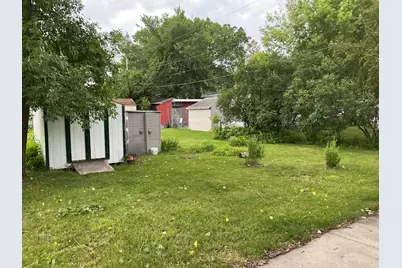 1912 N 6th Avenue N, Moorhead, MN 56560 - Photo 5