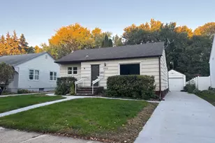 1110 12th St S, Moorhead, MN 56560 - Photo 3