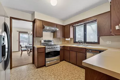8730 Summit Drive, Eden Prairie, MN 55347 - Photo 7