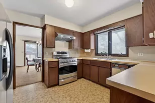 8730 Summit Dr, Eden Prairie, MN 55347 - Photo 7
