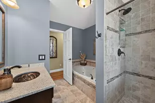 4857 Karen Pl, White Bear Lake, MN 55110 - Photo 11