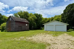 6565 165th Ave NW, New London, MN 56273 - Photo 7