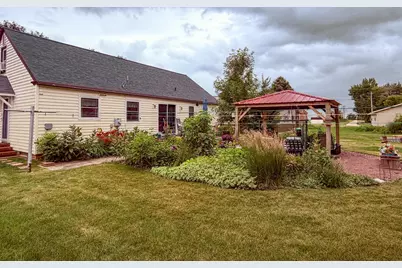 205 Ash Street S, Comfrey, MN 56019 - Photo 3