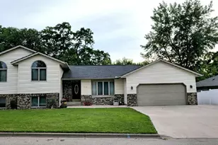 1321 Ridgewood Dr, Winona, MN 55987 - Photo 1