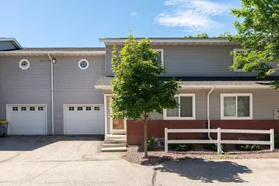 808 Cedar Drive #B, La Crescent, MN 55947 - Photo 1