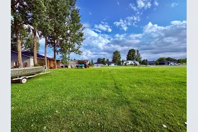 305 Lincoln Court SW, Warroad, MN 56763 - Photo 25