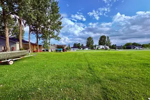305 Lincoln Ct SW, Warroad, MN 56763 - Photo 25