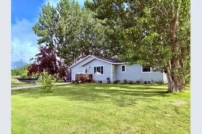 305 Lincoln Court SW, Warroad, MN 56763 - Photo 3