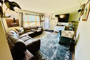 305 Lincoln Ct SW, Warroad, MN 56763 - Photo 5