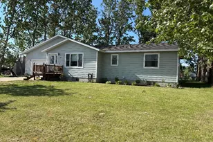 305 Lincoln Ct SW, Warroad, MN 56763 - Photo 1