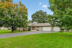 101 Anglewood Dr, Kenyon, MN 55946 - Photo 1