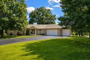 101 Anglewood Dr, Kenyon, MN 55946 - Photo 1