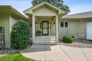 101 Anglewood Dr, Kenyon, MN 55946 - Photo 7