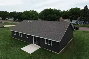 141 Washington St, Walnut Grove, MN 56180 - Photo 5