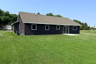 141 Washington St, Walnut Grove, MN 56180 - Photo 3
