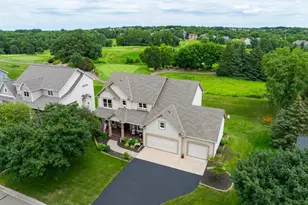 10610 Pinnacle Way, Woodbury, MN 55129 - Photo 1