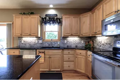 10610 Pinnacle Way, Woodbury, MN 55129 - Photo 9