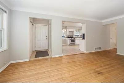 634 Orange Avenue W, Saint Paul, MN 55117 - Photo 11