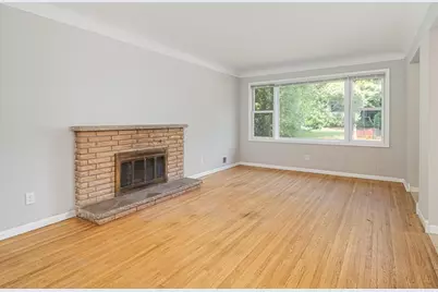 634 Orange Avenue W, Saint Paul, MN 55117 - Photo 9