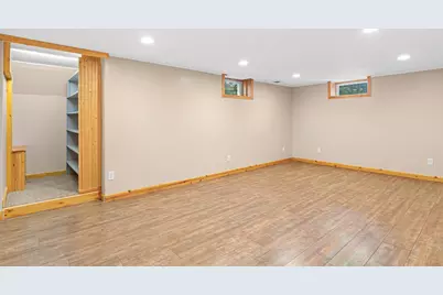2570 Avon Street N, Roseville, MN 55113 - Photo 21