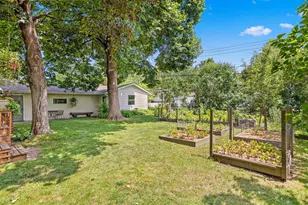 2570 Avon St N, Roseville, MN 55113 - Photo 5