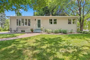 2570 Avon St N, Roseville, MN 55113 - Photo 27