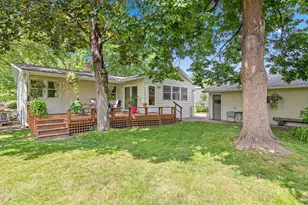 2570 Avon St N, Roseville, MN 55113 - Photo 3