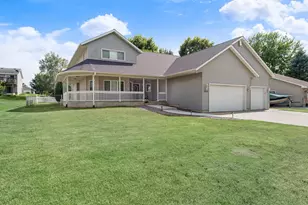 1329 Springwood Ln, Faribault, MN 55021 - Photo 1