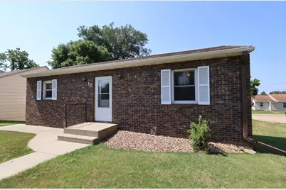 18 S Oregon Avenue, Morris, MN 56267 - Photo 1