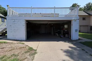 18 S Oregon Ave, Morris, MN 56267 - Photo 37