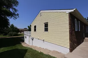 18 S Oregon Ave, Morris, MN 56267 - Photo 45
