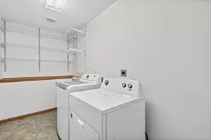 1911 Queens Dr, Woodbury, MN 55125 - Photo 25