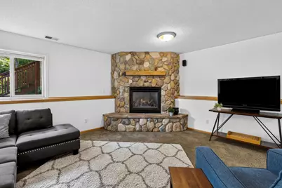 1911 Queens Drive, Woodbury, MN 55125 - Photo 23