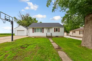 531 1st St SW, New Richland, MN 56072 - Photo 3