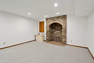 7600 Eileen St, Eden Prairie, MN 55346 - Photo 29