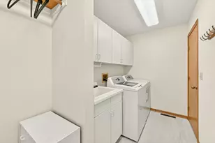1813 13th Ave NE, Rochester, MN 55906 - Photo 19