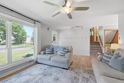 7686 Ivystone Avenue S, Cottage Grove, MN 55016 - Photo 5
