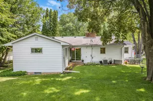 2925 Kyle Ave N, Golden Valley, MN 55422 - Photo 27